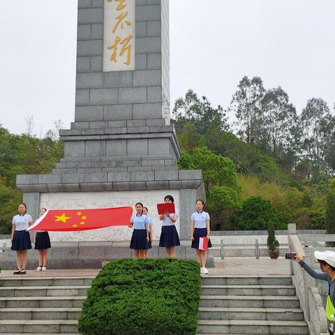 【溆浦县育苗幼儿园】~“畅享亲子游  与春共成长”——果一班亲子户外活动