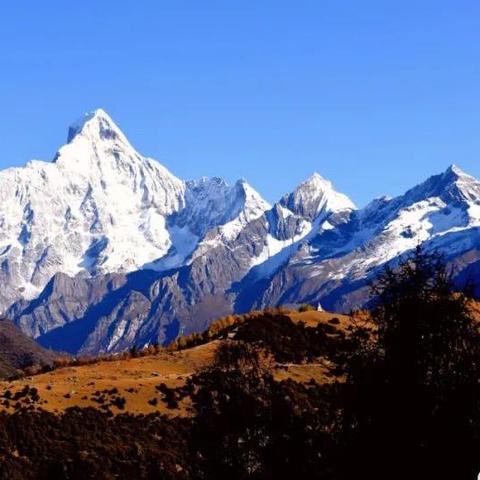 秋染双桥（沟）雪落长坪（沟）——四姑娘山六记之二