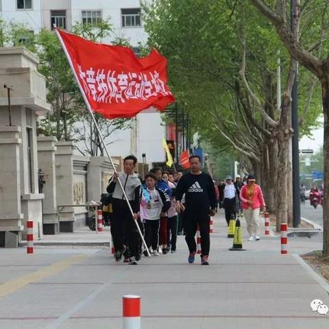 净化环境，从我做起—平度体校“烛光红遍—万名教师访万家公益主题行”活动