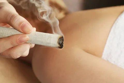 最后十多天，三伏天就结束了。做长蛇灸的赶紧预约啊。