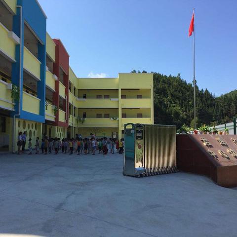 当我迈入君埠中心幼儿园