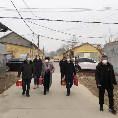 春节走访困难户 浓浓温情暖人心