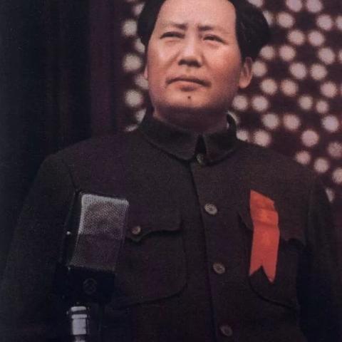 振奋人心！三军万人大合唱“伟大的毛主席”纪念毛主席诞辰128周年