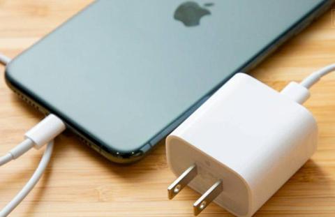 【资讯】又挤牙膏？苹果快充升级，iPhone 13有望搭载