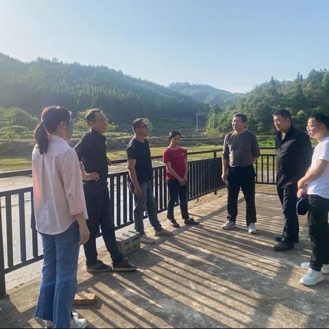泰宁县乡村振兴促进会前往梅口乡拥坑村调研