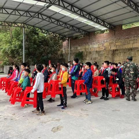 黄杨梅小学403中队人人争当“小标兵”