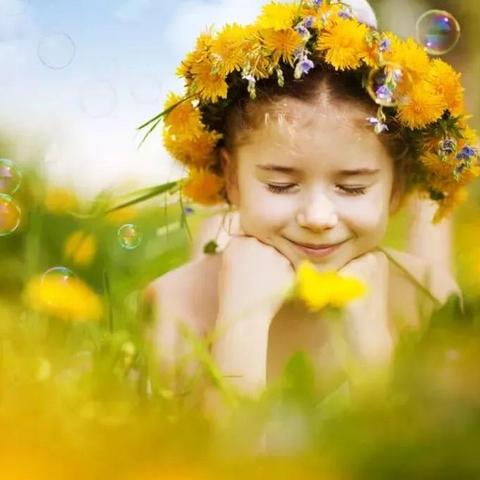 你的微笑，胜过阳光！