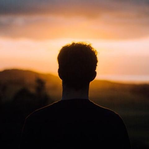 那些你羡慕的生活背后，都有你熬不了的苦