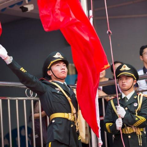 深圳市东风幼儿园《梦幻海陆空》邀请函