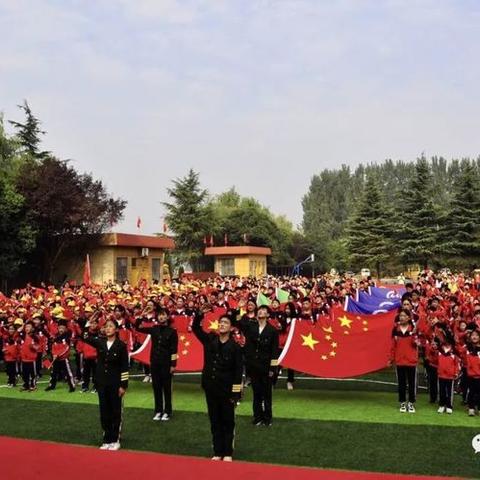 伊川县黄冈英才学校招生了！联系人：王老师   电话15136318571