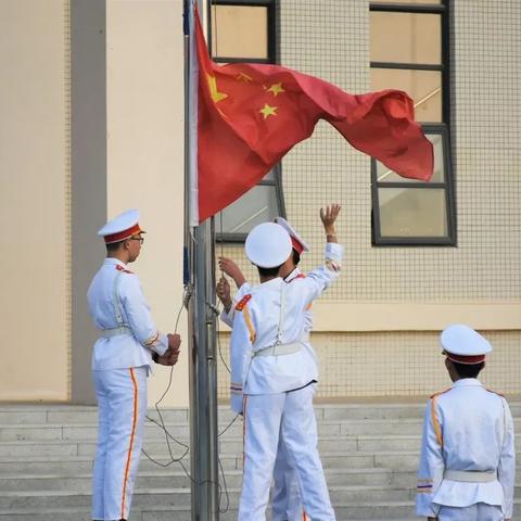 趁春风   再起航—— 滨州实验学校西校区初中部2021学年第三周升旗仪式