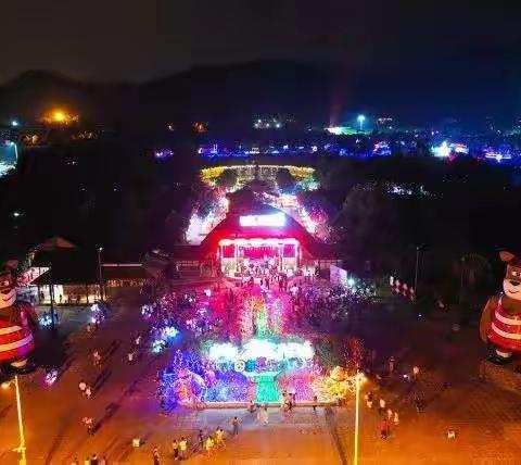 安吉田园嘉乐比乐园——水幕电影灯光节火爆进行中！！！