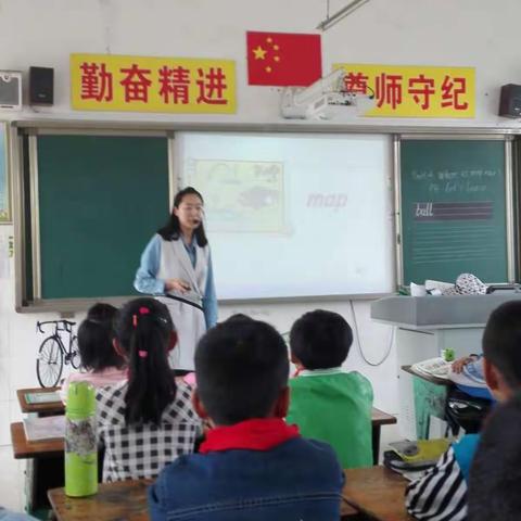 [石墙镇中心小学] 开展听课评课  打造高效课堂