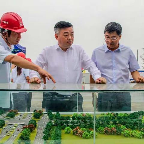 集团公司总经理张建国到公司郑州航空港项目部现场调研