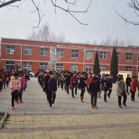 海通乡中心校“阳光大课间 活力满校园”