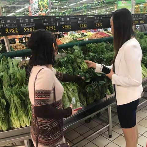 菜篮子产业集团深入大型商超、农贸市场开展市场询价活动