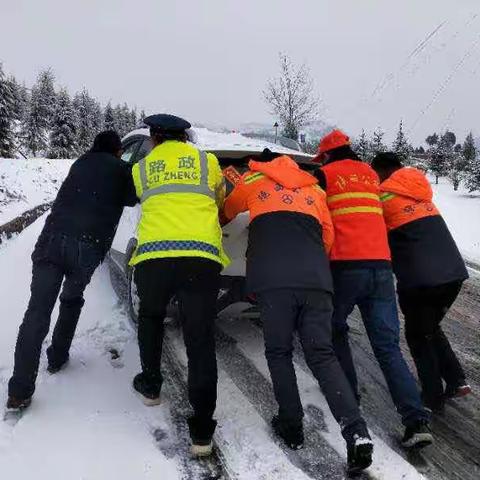 以雪为令，雪停路通，渭南公路局全力除雪保畅