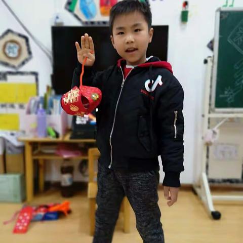 活泼的梁力航——寒假家园小任务