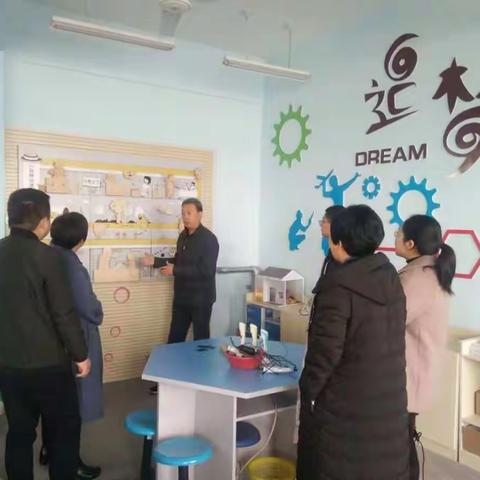 纪台一中创客空间建设(之五十四)——现代中学老师到我校创客空间观摩