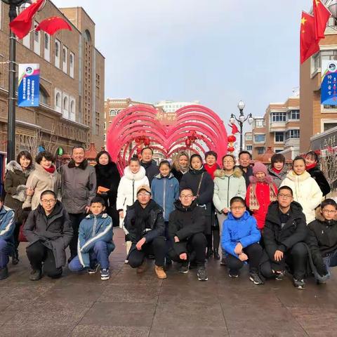 乌鲁木齐市第十一中学与乌鲁木齐市第六十五中学开展“民族团结一家亲 邀你一起逛巴扎”新春联谊活动
