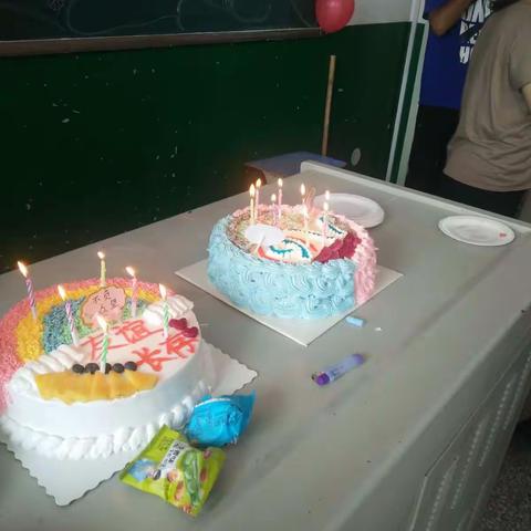 不负青春  不负韶华  恣意欢笑  恣意成长