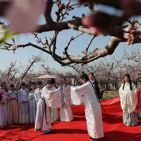 《礼仪之邦 华彩服章》——红袖添香读书会汉文化系列展示活动之走进津溪桃园