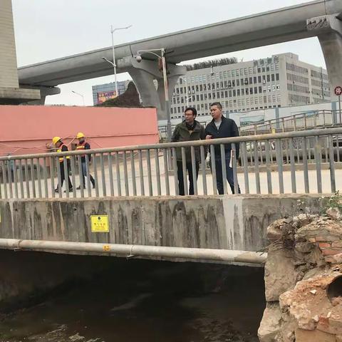 值班人员落实河长制，积极开展巡河行动