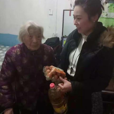 【碑林区民政局】碑林区便民服务热线开展“新春佳节   情系空巢老人”活动