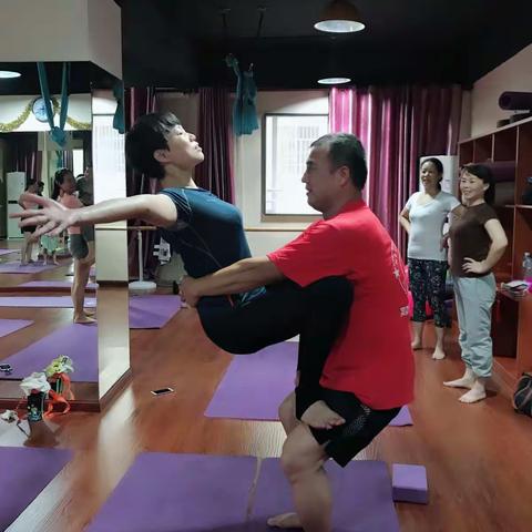 花好月圆夜，两情相爱心相悦··之瑜伽情