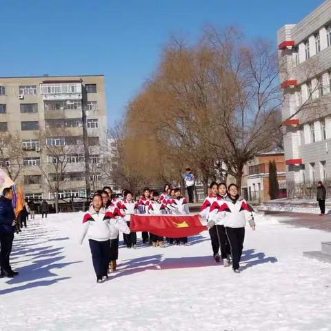 筑梦高歌  砥砺前行