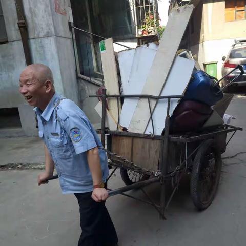 【柏树林街办和南社区】  深入推进院长制  服务群众零距离