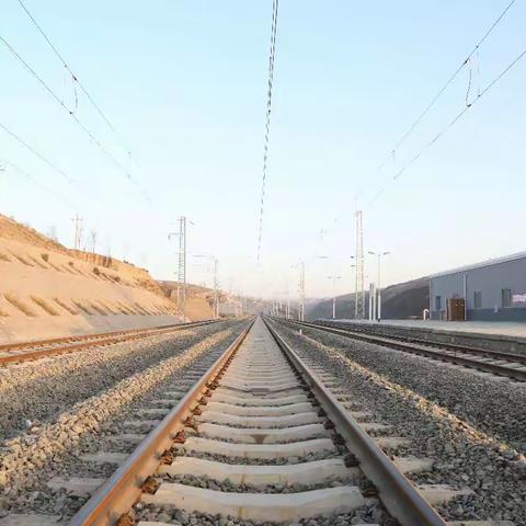 中国铁路太原局集团有限公司董事长、党委书记程先东一行到准朔铁路调研指导