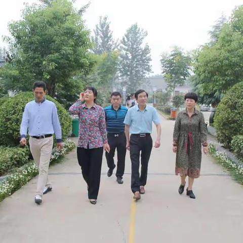 情系教师节  慰问暖人心-----涡阳县领导慰问西阳教职工