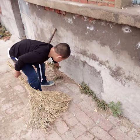 教师节要到了，孩子一天天的长大，懂事了这都离不开老师的辛勤培育，感恩