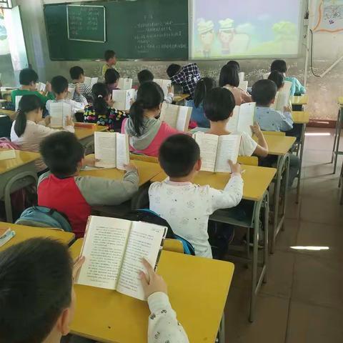 让阅读成为习惯  城关小学肖称古