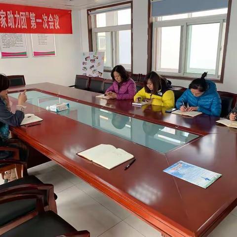 【大明湖街道办事处县东巷社区开展国家卫生城市复查迎查工作】 全民参与卫生城创建，打造美好环境家园