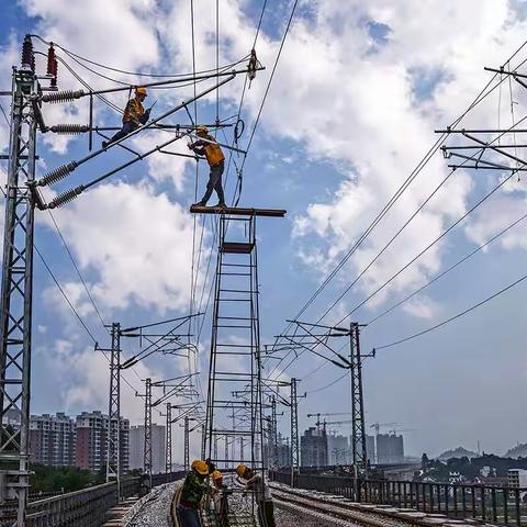 怀邵衡铁路工地点滴