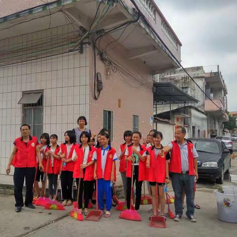 园洲深沥小学志愿者“小手拉大手，文明一起走”清洁大行动   