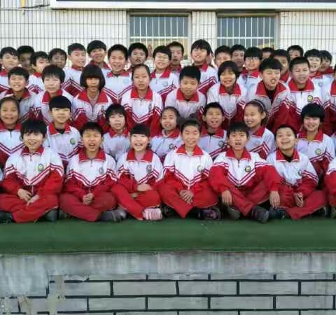 发奋识遍天下字，立志读尽人间书。亮星学校-四年级三班