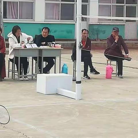 球舞飞扬，身心健康亦不负春光----铁厂镇教育工会组织教职工羽毛球赛精彩瞬间