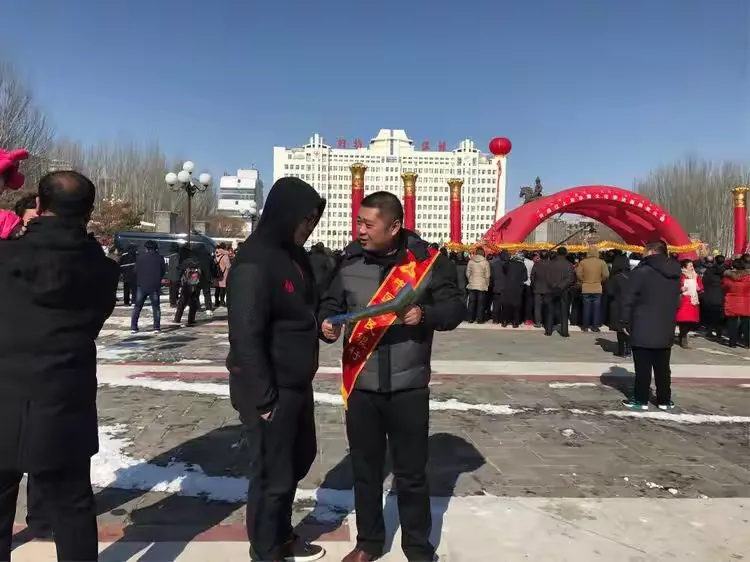 巴林左旗支行组织征信宣传和学雷锋系列活动