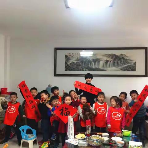 过年了，小维尼幼儿园的小朋友去拜年！