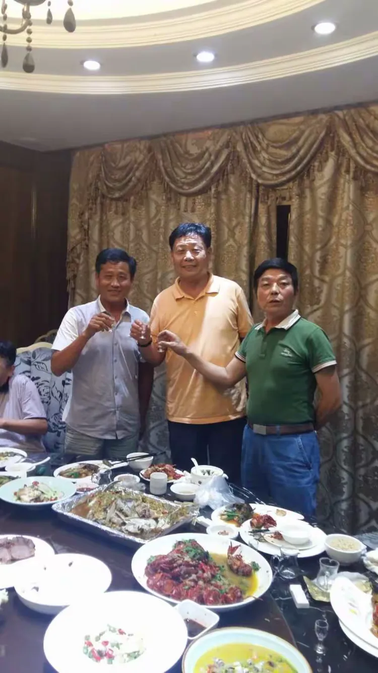 陈惟扬将军到江苏看望老山战友