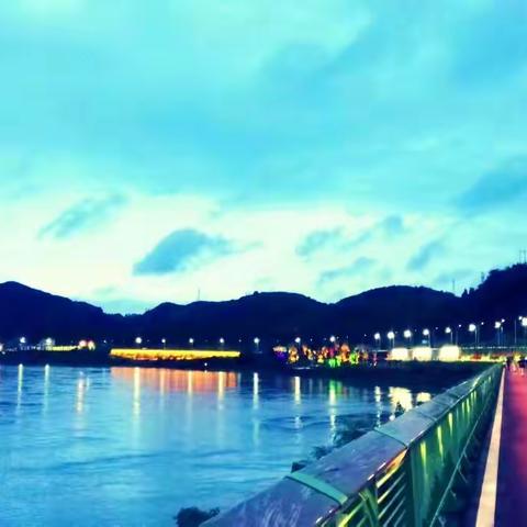 风骨录（一生痴迷是故乡）一花一叶一尘埃，油然而逝，油然而生。万物有灵，皆成诗魂词魄!君若饮…（副本）