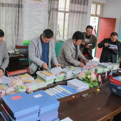 茨沟乡教管办举行学校观摩评比现场会