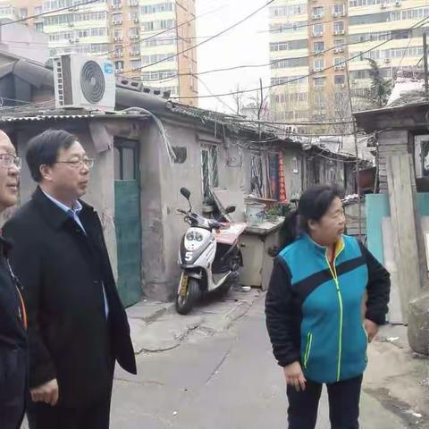 过节不忘抓安全   领导心系平房区----花园路街道党工委书记高毅、办事处主任胡宗江到志新平房区调研