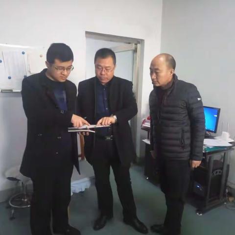 李杰副局长带队到食品检验中心开展突击检查