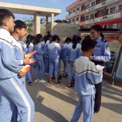 陵水县普治办、司法局联合乡镇政府开展2018年春季禁毒专项法治宣传教育活动