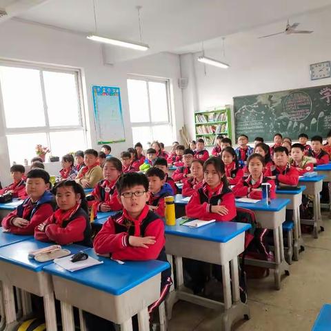 三月春风暖，“雷锋”在身边——健康路小学三（4）班家长进课堂活动掠影