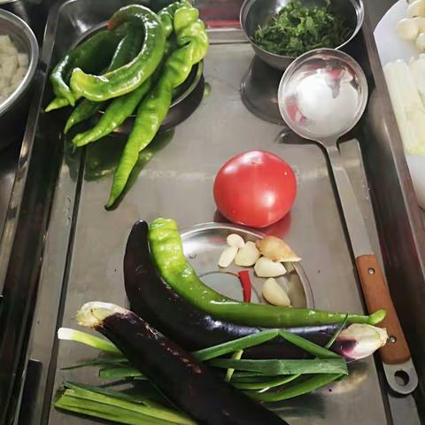 玉门市第四幼儿园“舌尖上的美食”系列二               --------食堂岗位练兵